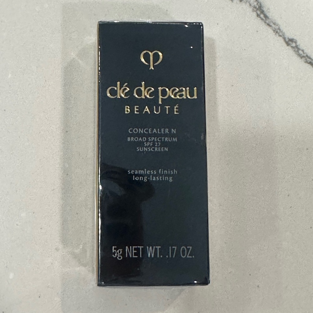 NIB CLE DE PEAU BEAUTE SPF 27 Concealer 10 HAZELNUT Full Size Sealed
